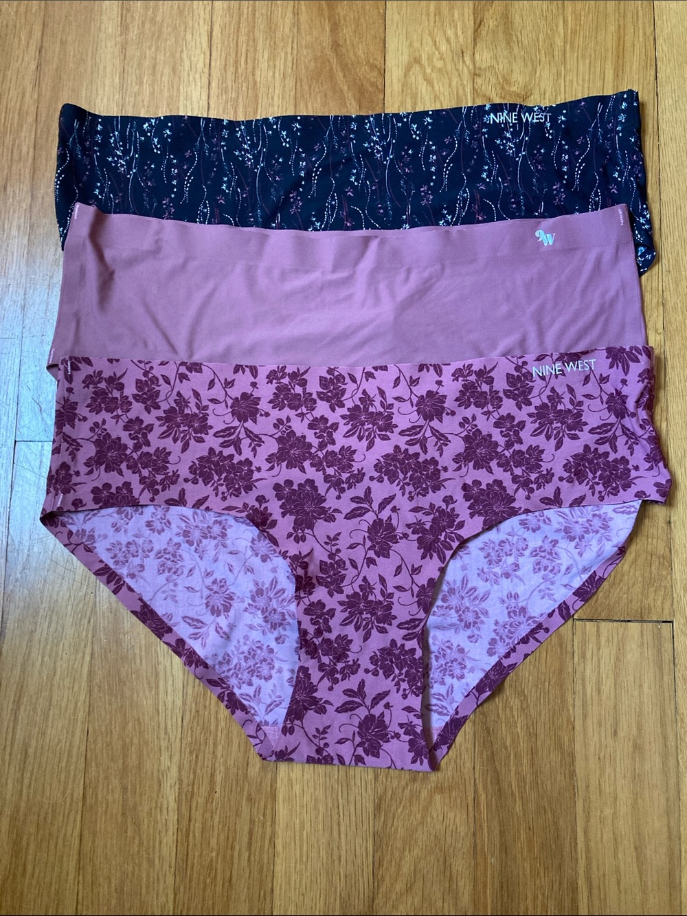NWOT Nine West 3-Pack Briefs in Black, Rose,& Mauve Floral